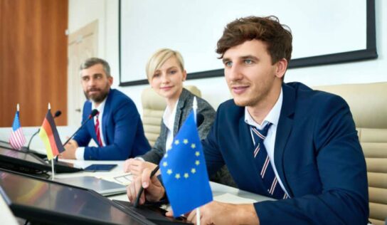 Walgreens raises is minimum age